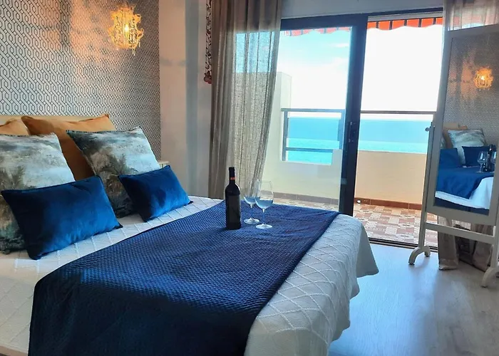 Paseo Del Rey - Fuengirola 2 Bedrooms Oceanfront Apartment