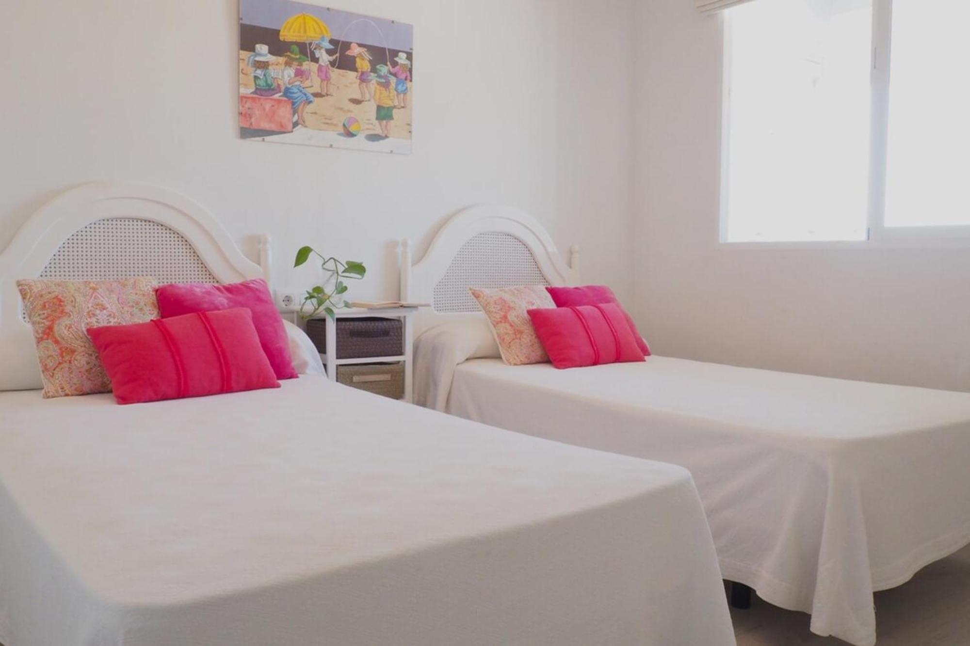 Paseo Del Rey - 2 Bedrooms Oceanfront Apartment Fuengirola