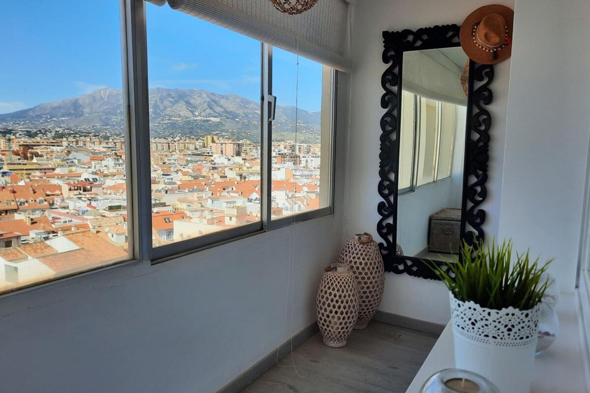 Paseo Del Rey - 2 Bedrooms Oceanfront Apartment Fuengirola