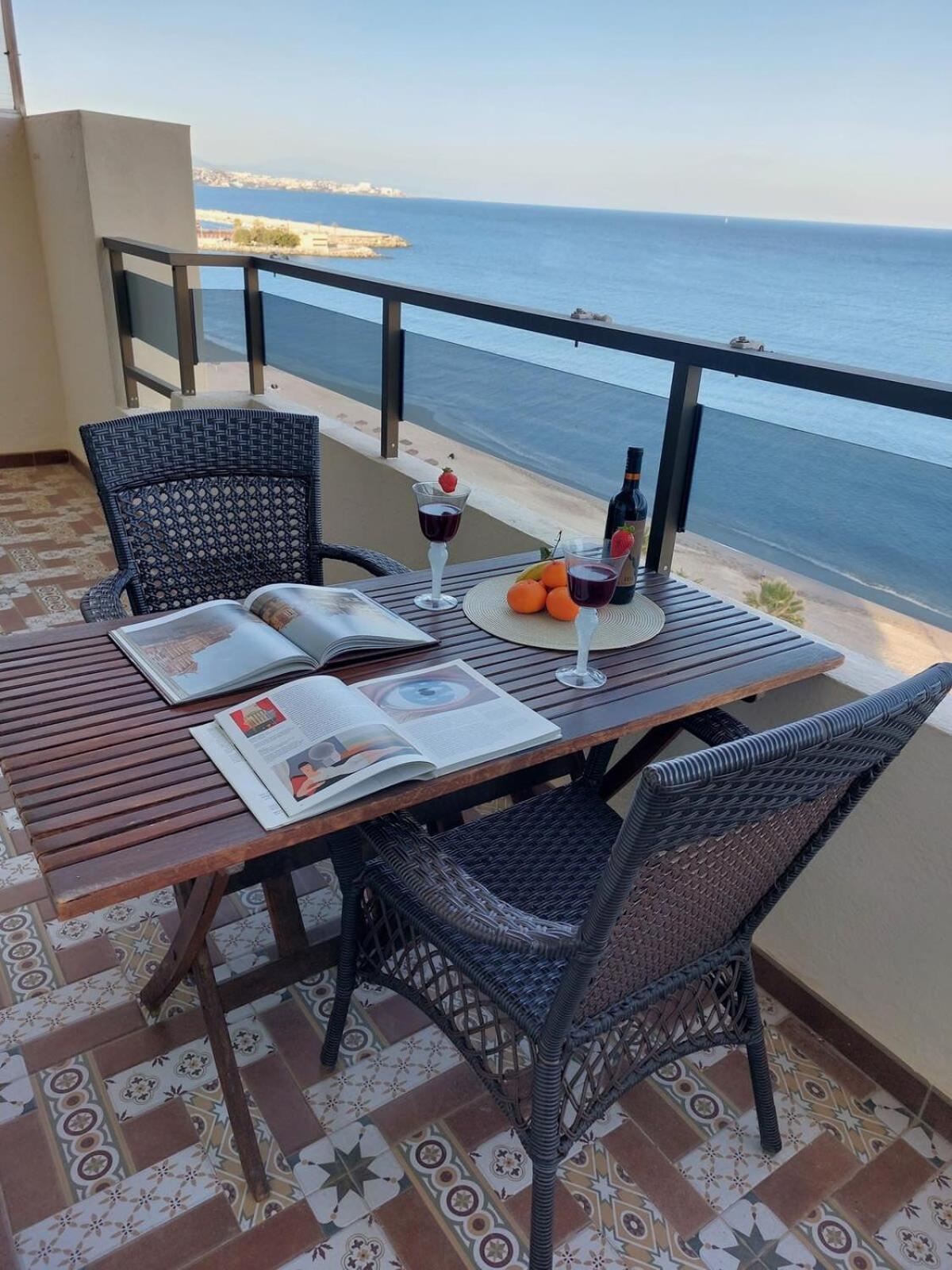 Paseo Del Rey - 2 Bedrooms Oceanfront Apartment *